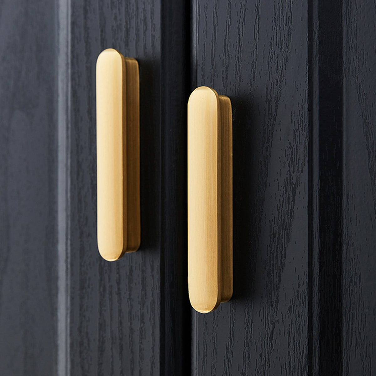 Metal Alloy Cabinet Handle with Brushed Finish