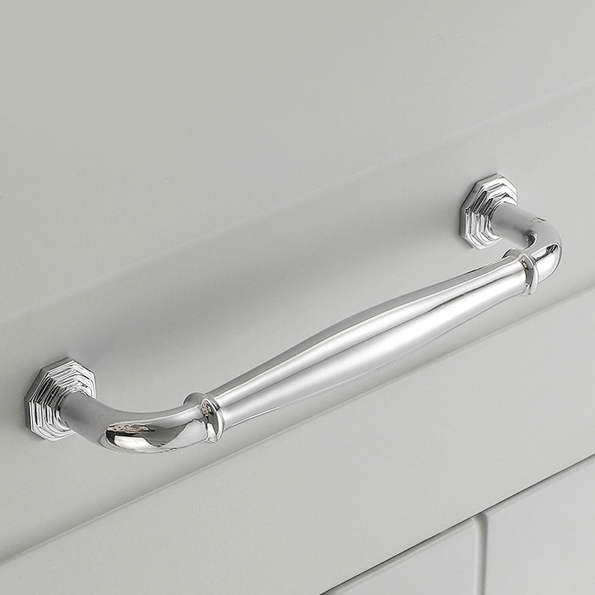 Zinc Alloy Cabinet Handle with Bright Silver Finish