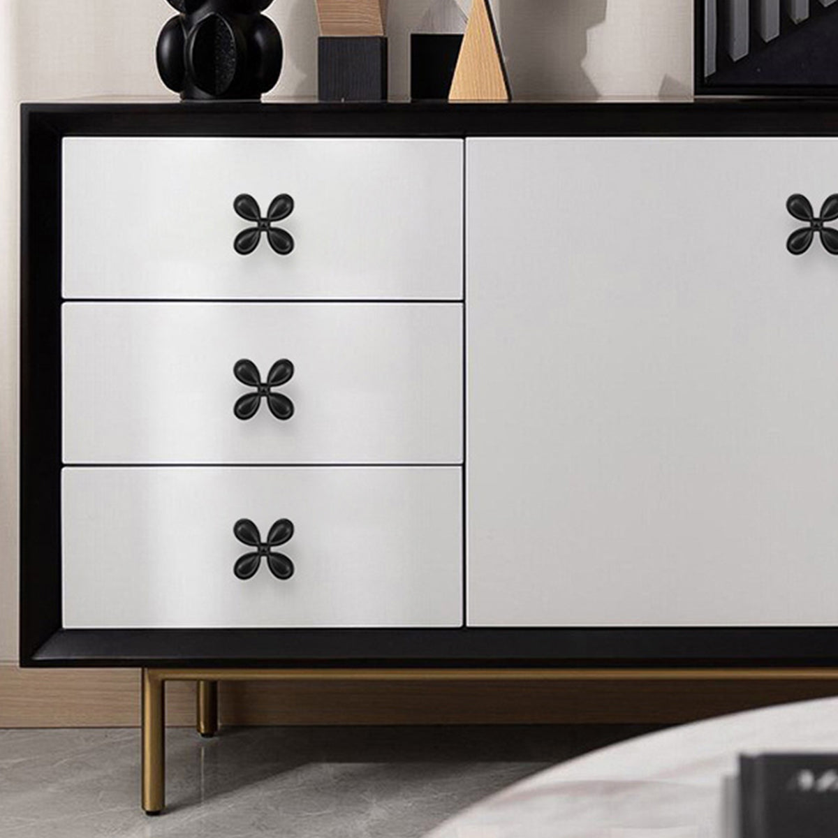 French Four-Petal Cabinet Drawer Handle Zinc Alloy