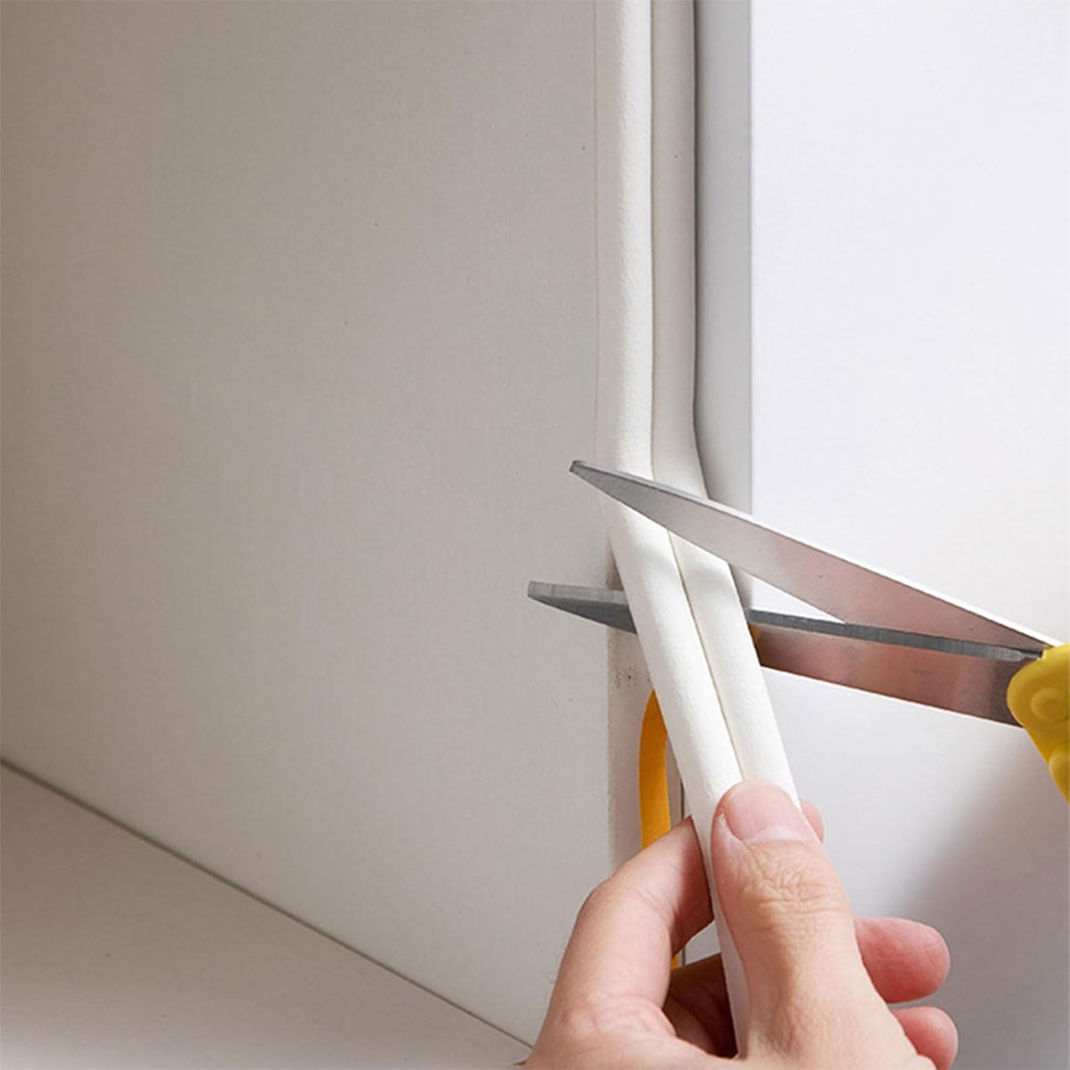 White Self-Adhesive EPDM Foam Door Window Sealing Strip