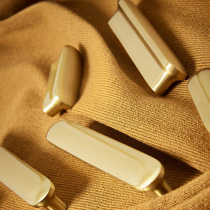 Metal Alloy Cabinet Handle with Brushed Finish