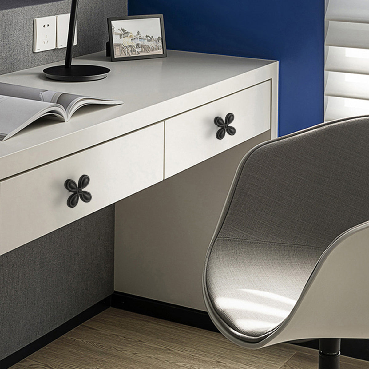 French Four-Petal Cabinet Drawer Handle Zinc Alloy