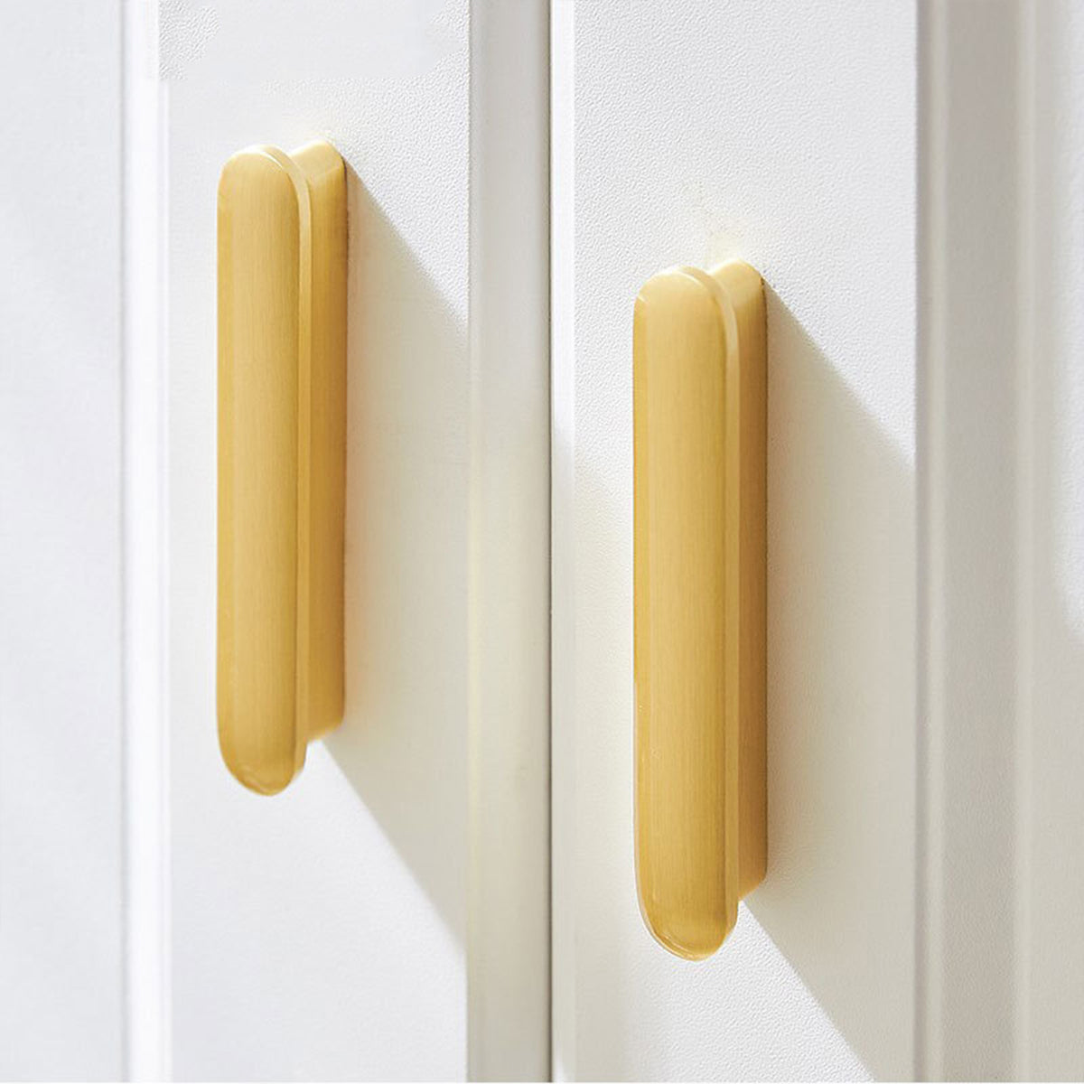 Metal Alloy Cabinet Handle with Brushed Finish