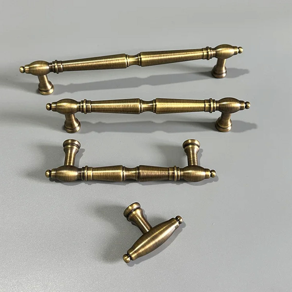 Antique Brass Cupboard & Cabinet Door Pull Handle & Knob