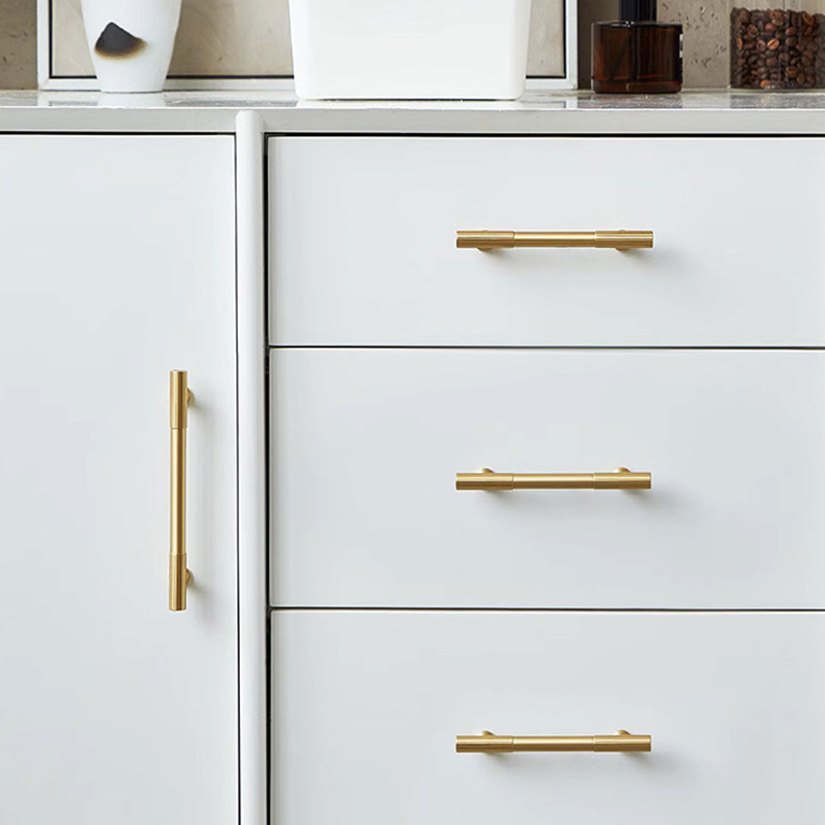 Vertical Grain Metal Cabinet Handles with Multiple Sizes