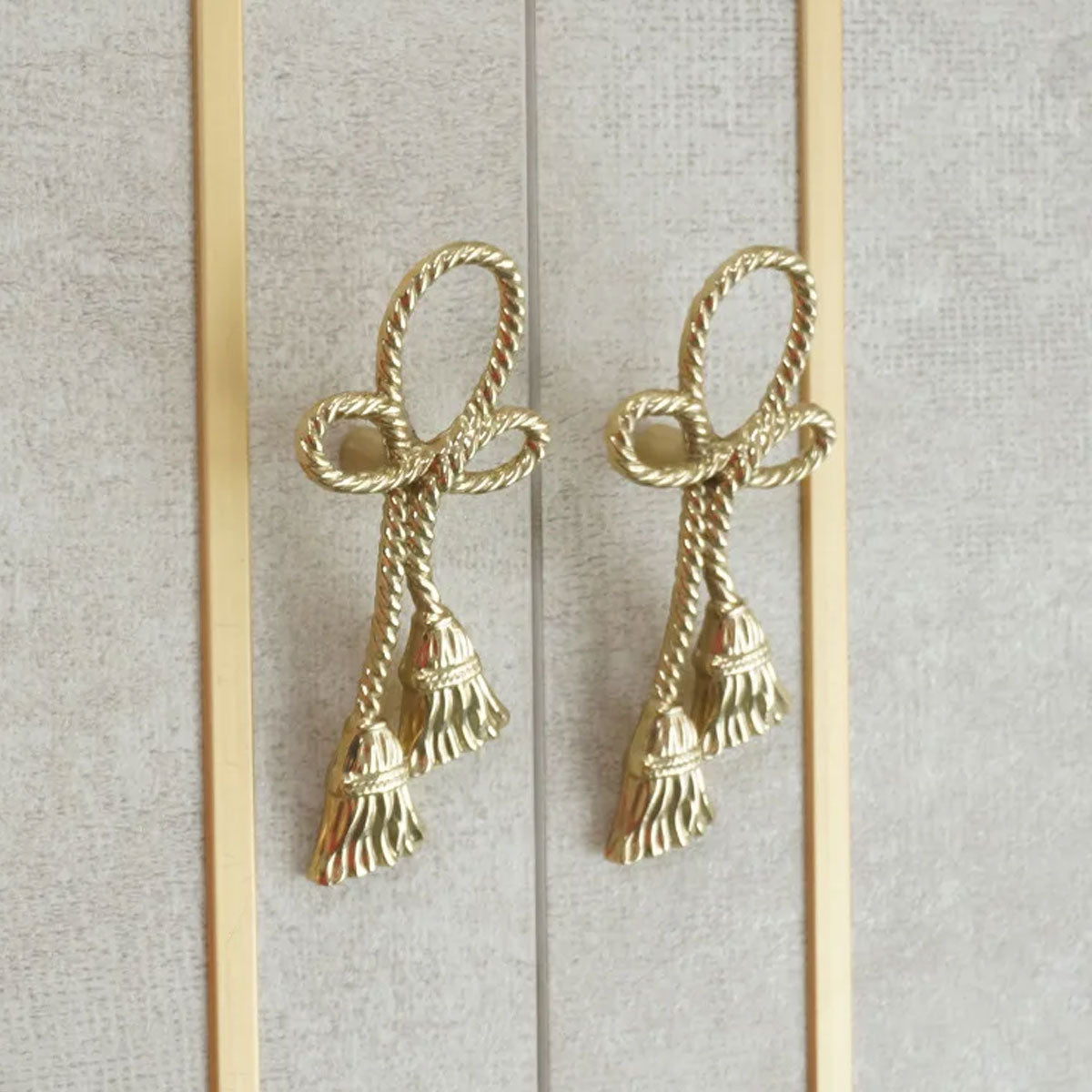 Chinese Knot Cabinet Handle in Electroplated Finish