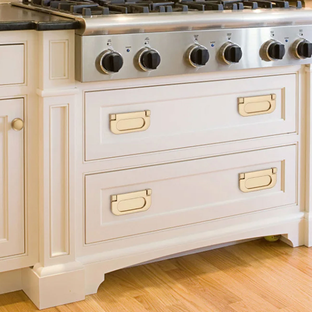 Electroplated Brass Cupboard & Cabinet Flat Door Pull Handle 64mm