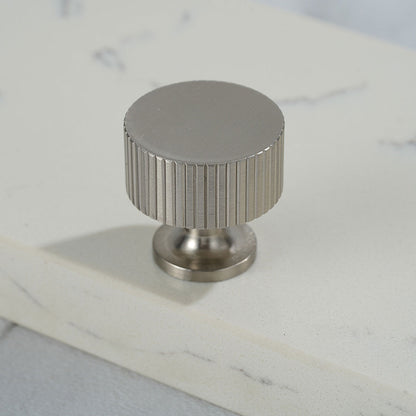 Vertical Grain Metal Cabinet Handles with Multiple Sizes