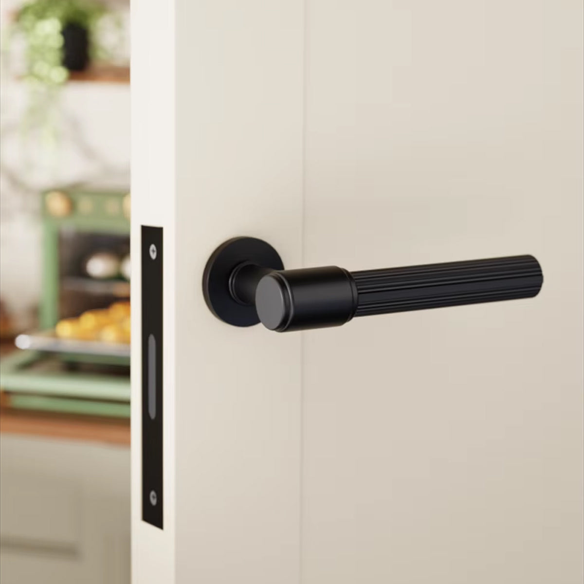 Fluted Zinc Alloy Interior Privacy Lever Handle 155mm - view 12