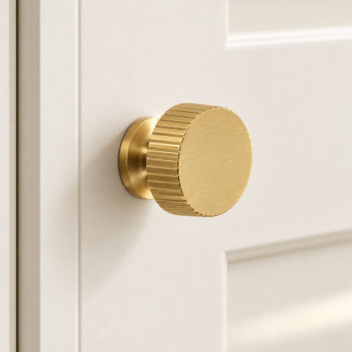 Vertical Cupboard Cabinet Door Pull Knob Handle 3 Colour Options - view 2